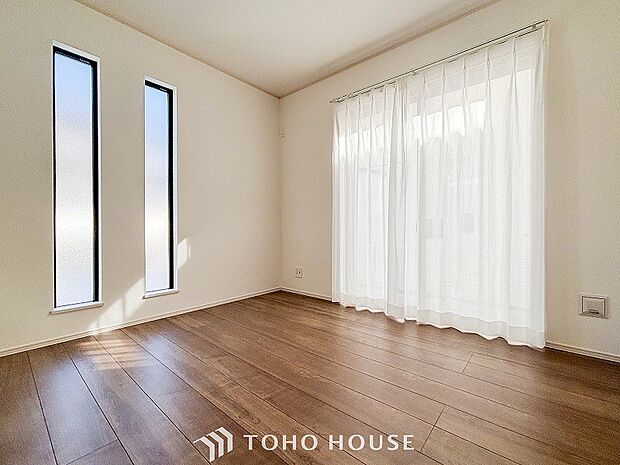 一日の疲れをいやしてくれる主寝室。自分時間を快適に過ごすプライベートルーム。