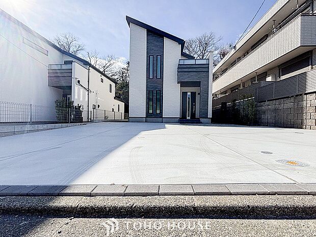 カースペースもゆとりある空間を保っています。