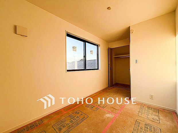 一日の疲れをいやしてくれる主寝室。自分時間を快適に過ごすプライベートルーム。