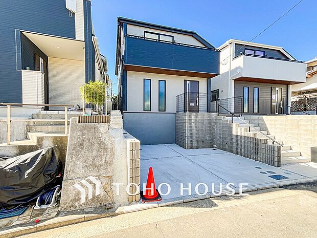 表現された空間は豊かな光と風を纏い、暮らしの時間を豊かにしてくれます。