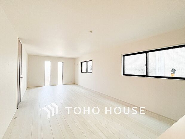 開放感あるリビングダイニング。ご家族とのんびりしたひと時を過ごせますね。