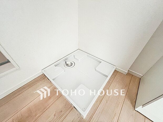 洗濯機を配置しても十分なスペースを確保しております。