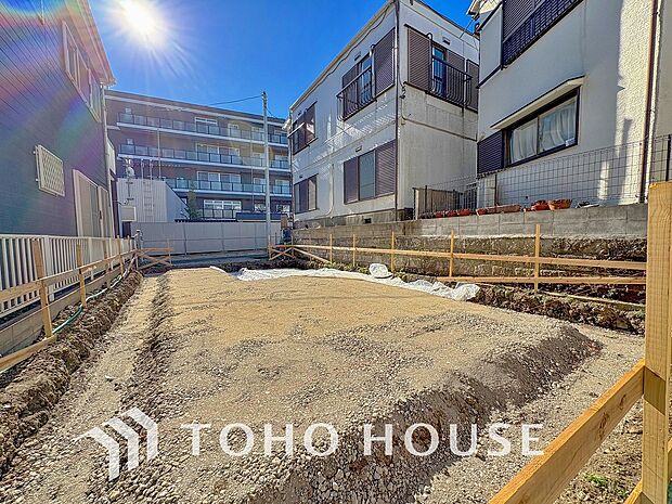 風を感じ青い空から太陽の恵みを感じる温もり溢れる佇まい。