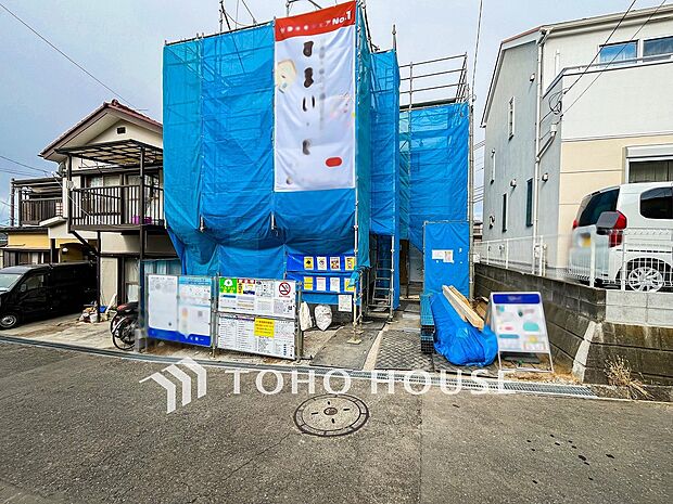 爽やかな青空の下に贅沢なほどに降り注ぐ陽光、豊かな居住性と、クオリティが見事に調和した住空間。