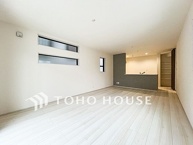 開放感あるリビングダイニング。ご家族とのんびりしたひと時を過ごせますね。