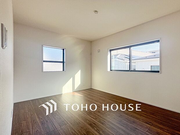 1日の疲れを癒し、心地よく寛げるようゆったりとした広さを確保しています。