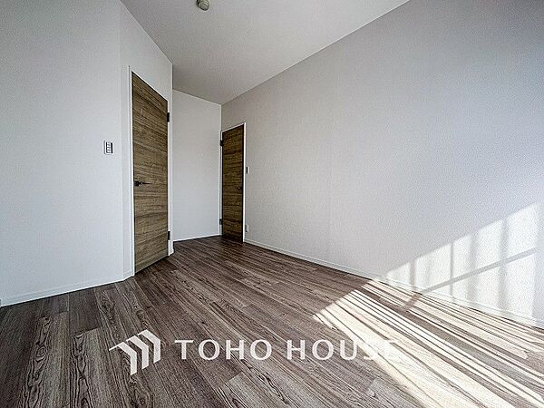 一日の疲れをいやしてくれる主寝室。自分時間を快適に過ごすプライベートルーム。