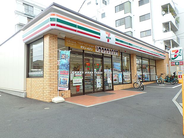 24時間営業ですので急なお買い物に便利ですね。
