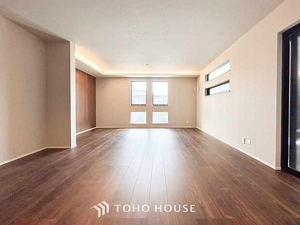 落ち着いた雰囲気に包まれた伸びやかな空間で、ゆったりと家族団らんの時間を過ごせます。