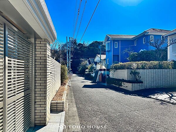 忙しく過ぎゆく日常を置き去るほど、ゆったりした時間が流れる住環境。