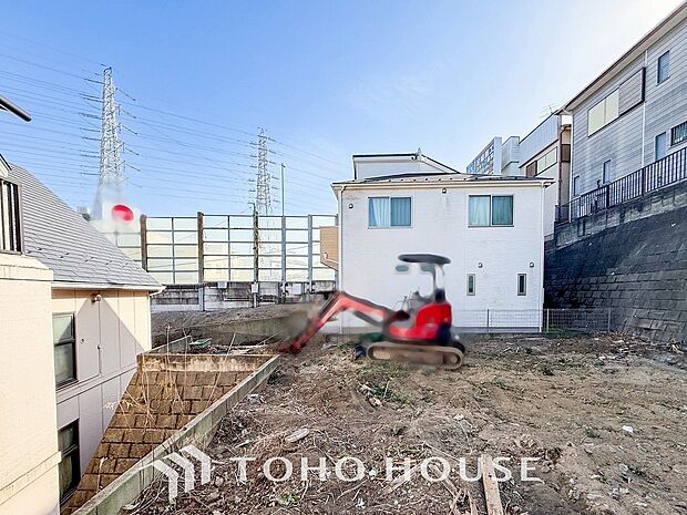 閑静な住宅街の一角、ひと時のくつろぎが生まれ、ゆっくりと愛着が育まれていきます。