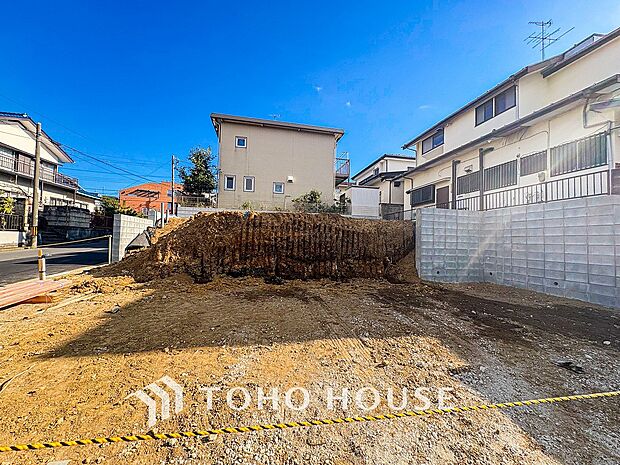 風を感じ解放感あふれる光に満ちた住まい。