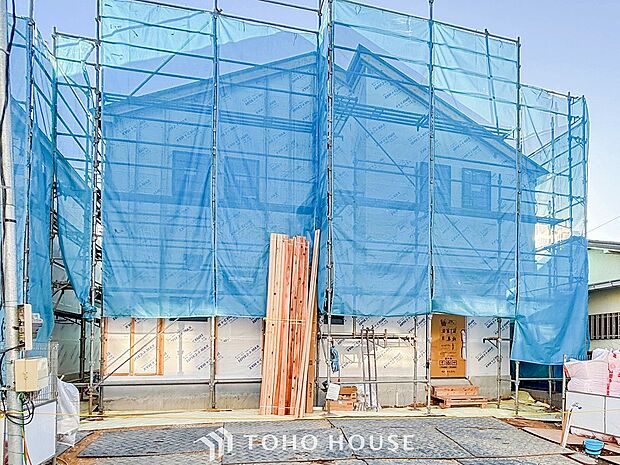 閑静な住宅街の一角、ひと時のくつろぎが生まれ、ゆっくりと愛着が育まれていきます。