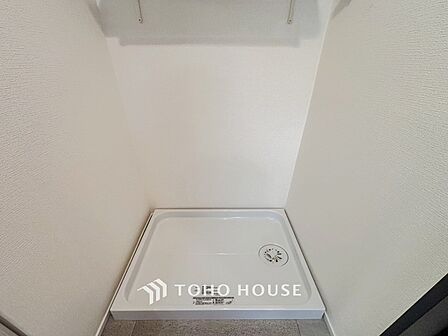 洗濯機を配置しても十分なスペースを確保しております。