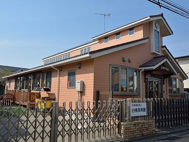 こじんまりとしながらも園長先生自ら子供達に積極的にかかわってくれる、暖かい園です。