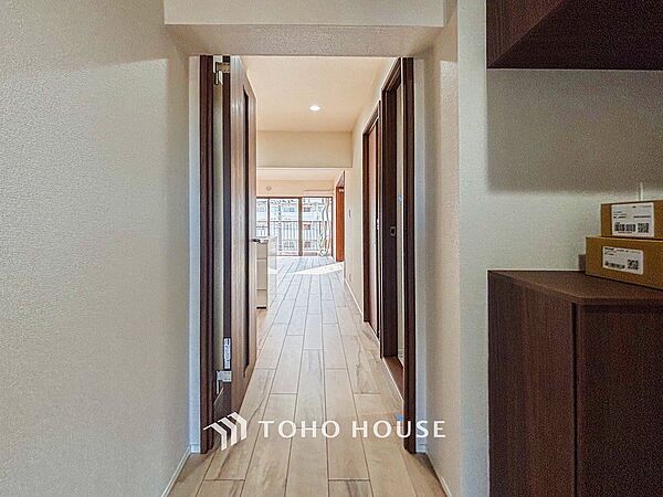 環境の良い場所にセンス良く暮らしたい、こだわりの室内には至福のシーンが繰り広げられます。