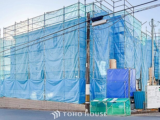 閑静な住宅街の一角、ひと時のくつろぎが生まれ、ゆっくりと愛着が育まれていきます。