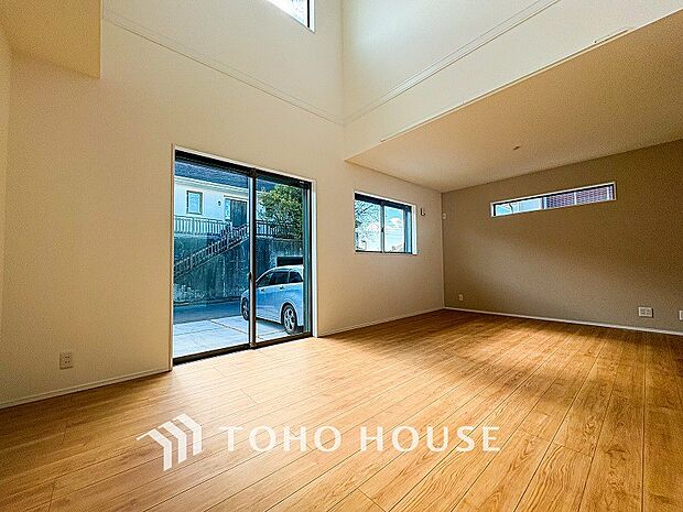 太陽の恵みを一気に受けた明るくお住まい。吹きぬける風を感じながら爽やかで風通しの良い暮らし。