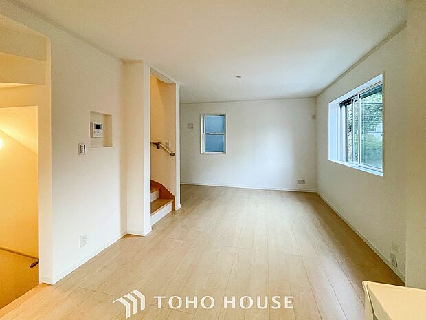 落ち着いた雰囲気に包まれた伸びやかな空間で、ゆったりと家族団らんの時間を過ごせます。