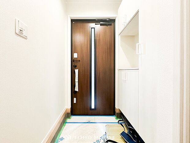 居住者の帰り、訪れる方を優しく迎えてくれる玄関です。