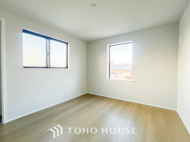 一日の疲れをいやしてくれる主寝室。自分時間を快適に過ごすプライベートルーム。