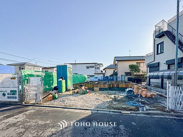 閑静な住宅街の一角、ひと時のくつろぎが生まれ、ゆっくりと愛着が育まれていきます。