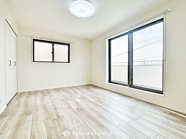 通風・採光にも優れ、心地よい光と風があふれています。