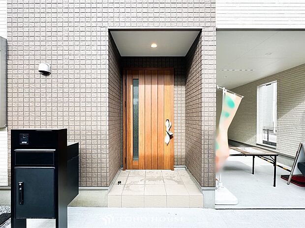 住まいの顔となる玄関。安らぎに満ちた健やかな暮らしを期待させます。