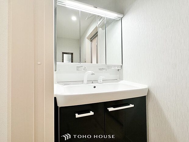 パウダールームはナチュラルな雰囲気で清潔な印象。