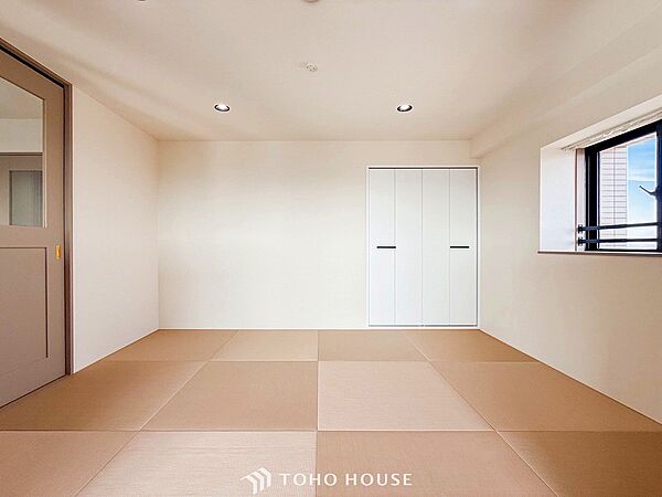 来客時や一息つきたいときなどに利用できる用途多様な空間です。