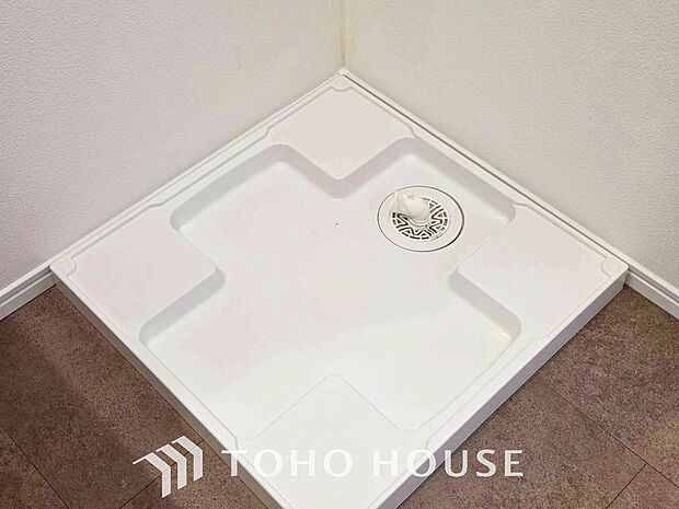 洗濯機を配置しても十分なスペースを確保しております。