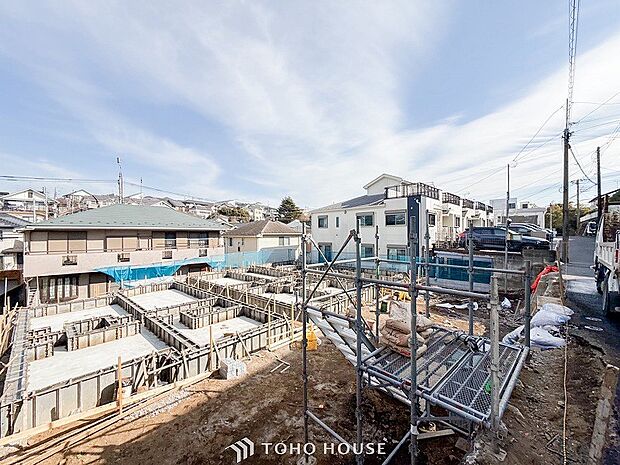 風を感じ青い空から太陽の恵みを感じる温もり溢れる佇まい。