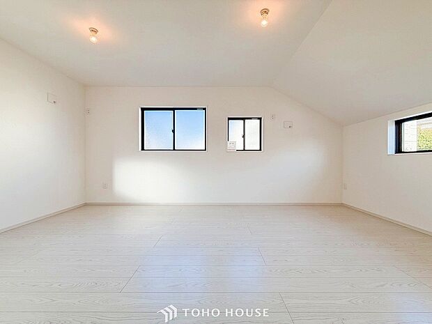 一日の疲れをいやしてくれる主寝室。自分時間を快適に過ごすプライベートルーム。