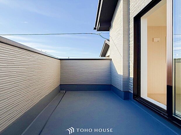 お部屋にも爽やかな風と暖かく柔らかな日差しが差し込み、毎日の暮らしを豊かに彩ります。