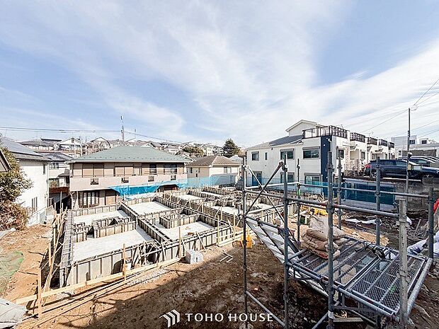 風を感じ青い空から太陽の恵みを感じる温もり溢れる佇まい。