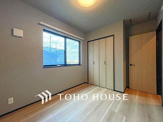 一日の疲れをいやしてくれる主寝室。自分時間を快適に過ごすプライベートルーム。