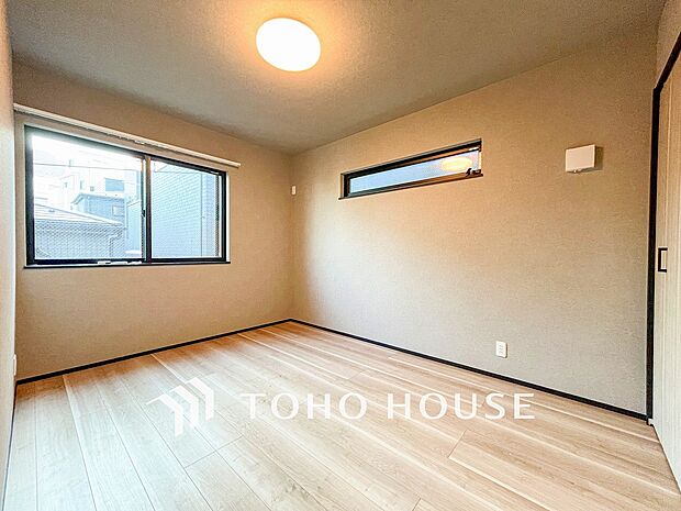 採光もアクセントの一つとして。プライベートルームにはやさしい光が射し込んでいます。