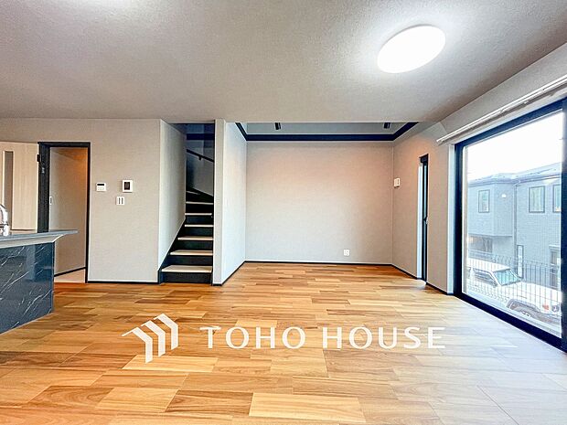 開放感あるリビングダイニング。ご家族とのんびりしたひと時を過ごせますね。