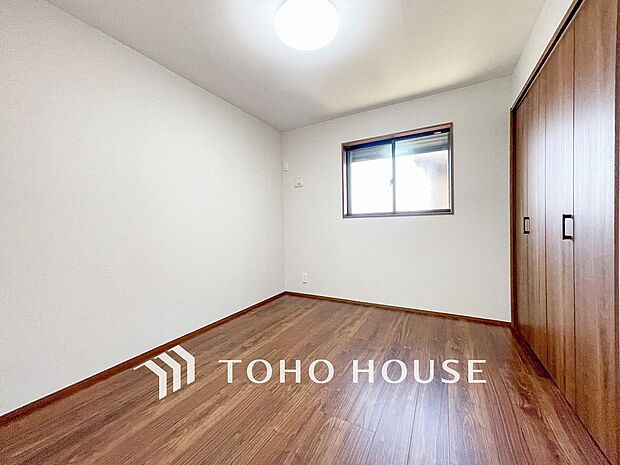 採光もアクセントの一つとして。プライベートルームにはやさしい光が射し込んでいます。