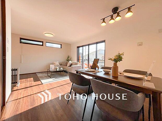 ここにはみんなが集い、食事と楽しい会話が始まるスペース。