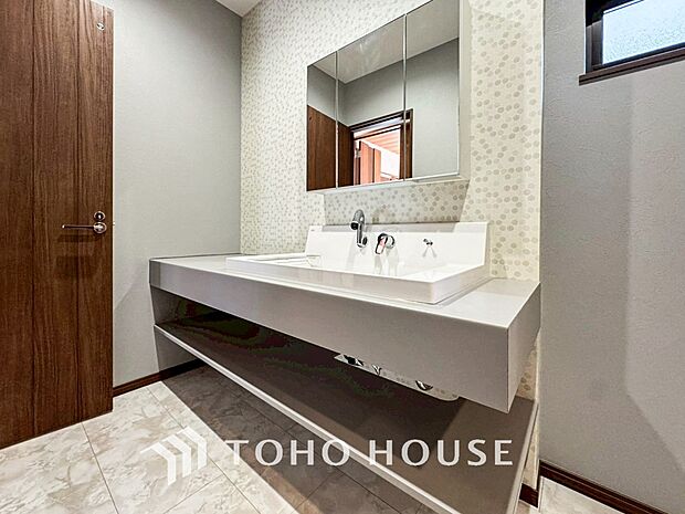 洗面台・洗面所清潔感のあるプライベート空間は、身だしなみチェックや肌のお手入れに最適です。