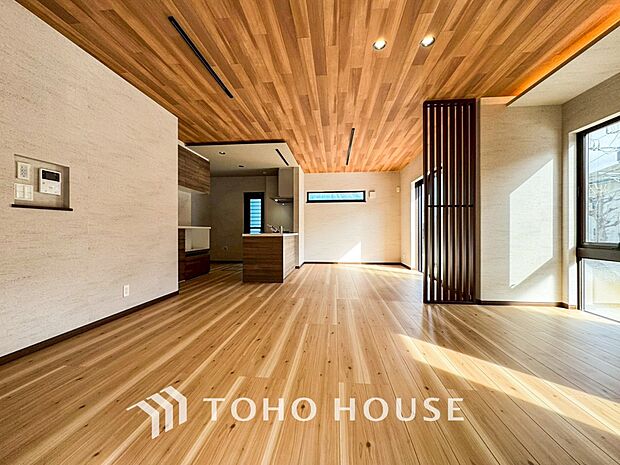 ご家族やお客様との時間など、多くの時を刻む空間。何気なく過ぎる時でさえも上質なひと時となる快適な空間を目指して。