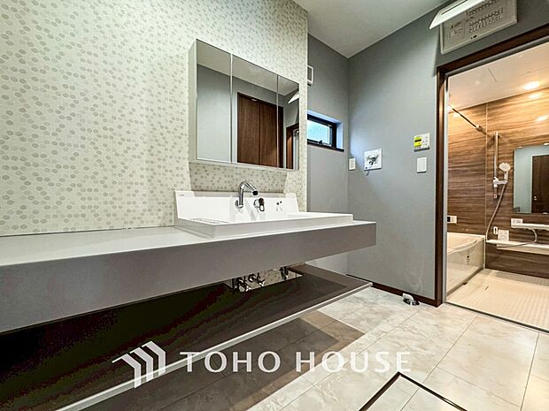 ご家族の1日が始まり、1日の終わりを締めくくる洗面空間。