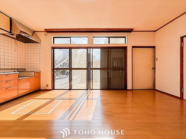 ここにはみんなが集い、食事と楽しい会話が始まるスペース。