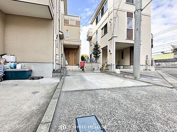 カースペースもゆとりある空間を保っています。