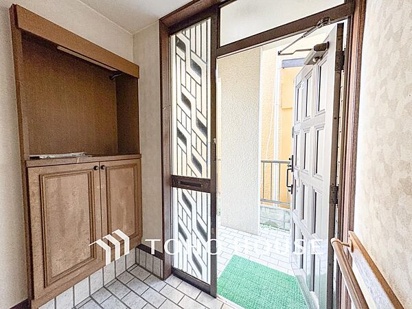 帰宅されるご家族や、訪れる方を優しく迎える・安らぎに満ちた生活空間を予感させてくれます。
