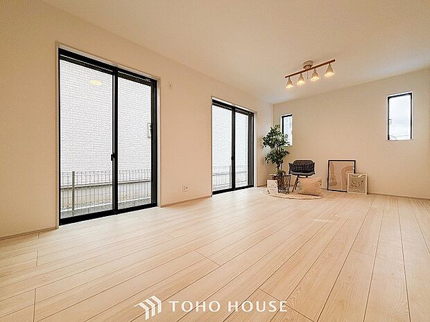 空気感という居心地の良いBGMは、暮らしのステージを彩り、心のやすらぎと満足感を与えてくれます。