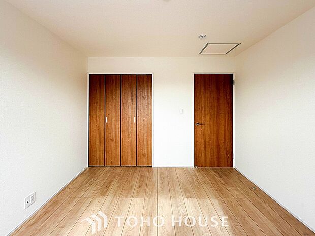 1日の疲れを癒し、心地よく寛げるようゆったりとした広さを確保しています。