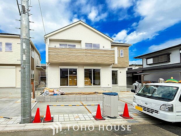 閑静な住宅街の一角、ひと時のくつろぎが生まれ、ゆっくりと愛着が育まれていきます。