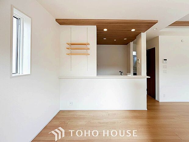 美味しいお料理も楽しいお喋りもキッチンを中心に広がります。